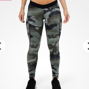 EUC Better Bodies Camo Leggings Large